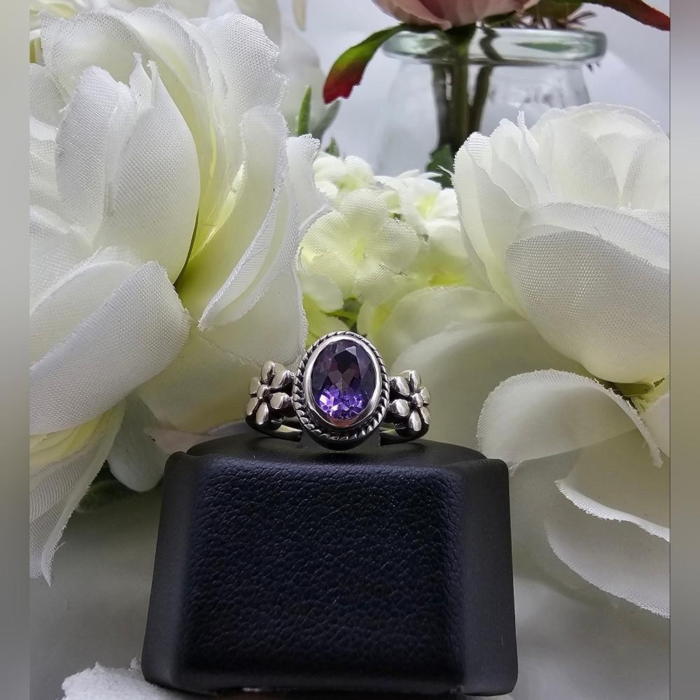🥰 FEBRUARY LOVE RING - Picture 5 of 6